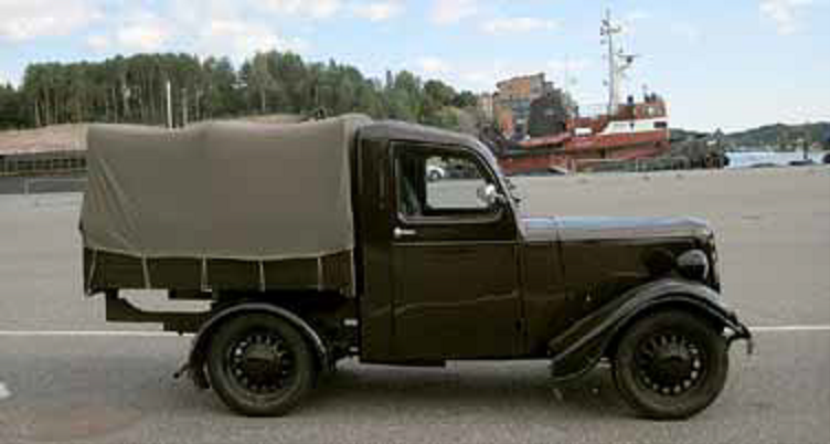1951 Bradford -- Jorma Hihnala from Finland. 1005 cc side-valve flat twin, light truck, van and utility. Three speed gearbox. 38,241 produced 1946 - 1953.